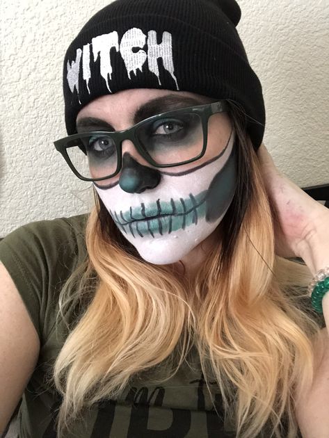 Halloween Makeup With Glasses On, Halloween Makeup For Glasses Wearers, Halloween Makeup Glasses, Halloween Makeup With Glasses, Skeleton Makeup Photoshoot, Women’s Skull Makeup, Costumes With Glasses, Halloween Costumes Glasses, Skeleton Makeup Colorful