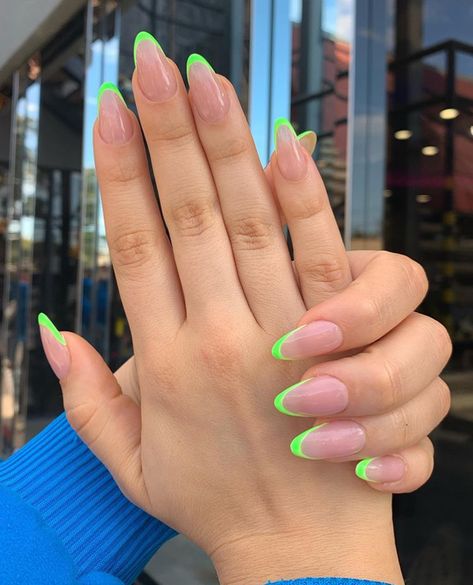 Almond Acrylic Nails Classy, Almond Summer Nails 2023, Almond Summer Nails, Acrylic Nails Almond, Christmas Nails Designs, Festive Christmas Nails, Summer Nails Almond, Summer Nails 2023, Neon Acrylic Nails