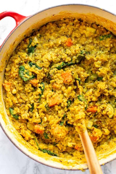 Want to learn how to make kitchari? This traditional ayurvedic recipe improves digestion, helps you cleanse, is packed with fiber and flavor, and is great for balancing out your doshas! Tons of benefits and it’s VEGAN! #kitchari #howtomakekitchari #vegankitchari Lentil Kitchari Recipe, Easy Vata Recipes, Kitchari Cleanse, Easy Vegan Dinner Ideas, Ayurvedic Living, Easy Plant Based Recipes, Kitchari Recipe, Vegan Dinner Ideas, Ayurveda Recipes