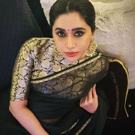 Black 🖤 Organge Saree with Beautiful Banarasi Brocade Blause...#aarthiravi #instagood #instagram #fashion Black Banarasi Saree, Black Organza Saree, Banarasi Brocade, Brocade Blouse, Brocade Blouses, Banarasi Saree, Organza Saree, Indian Fashion Dresses, Banarasi Sarees