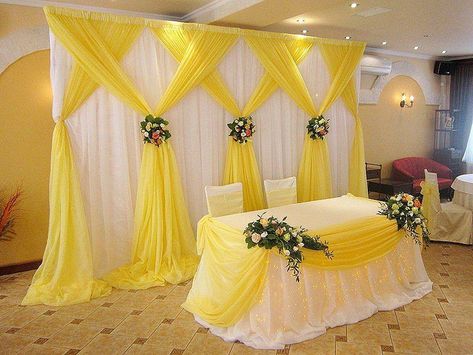 Party decoración Kraf Kertas, Head Tables, Romantic Backdrop, Mehndi Decor, Wedding Backdrop Decorations, Wedding Stage Decorations, Stage Decorations, Wedding Fabric, Wedding Stage