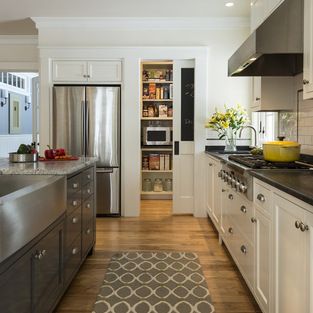 Kitchen for fridge position, doorway to other room, window above second sink and WALK IN PANTRY!!! Farmhouse Traditional Kitchen, Traditional Style Kitchen Design, Traditional Style Kitchen, Kitchen Layouts With Island, Galley Kitchen Design, Galley Kitchen Remodel, Corner Pantry, Kitchen Pantry Design, Kitchen Designs Layout