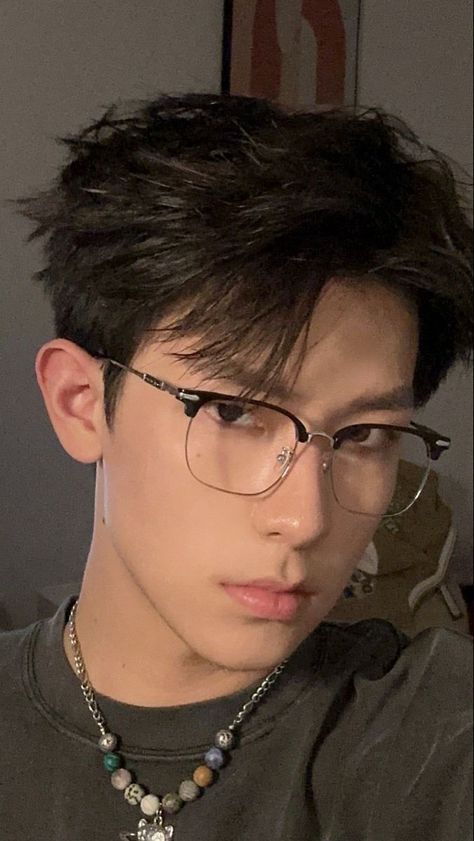 Korean Style Glasses Man, Neat Haircut For Men, Korean Men With Glasses, Asian Men With Glasses, Asian Men Glasses, Asian Haircuts, Asian Glasses, Short Hair Glasses, Ivy League Haircut