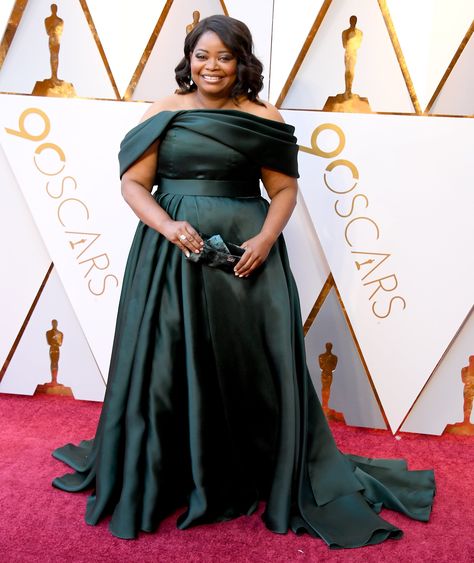 Octavia Spencer at the 2018 Oscars Plus Size Red Carpet, Best Oscar Dresses, Red Carpet Dresses Best, Oscars Red Carpet Dresses, Octavia Spencer, Prom Dress Plus Size, Red Carpet Outfits, Oscar Dresses, Plus Size Formal Dresses