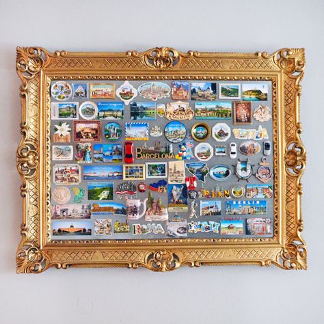 Travel Magnets, Magnet Frame, Souvenir Display, Cuadros Diy, Travel Room, Italian Trip, Map Crafts, Travel Wall Decor, Travel Crafts