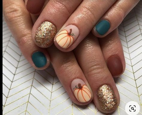 Teal Pumpkin Nails, Fall Nails Pumpkins, Mercedes Nails, Best Red Nails, Pumpkin Nails Fall, Red Nails Inspiration, Cute Pumpkin Nails, Winter Nails Designs, Halloween Toes