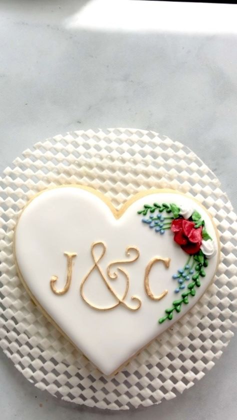 Christmas Wedding Cookies Decorated, Wedding Cookies Initials, Wedding Heart Cookies, Heart Wedding Cookies, Cookies With Initials Wedding, Monogram Wedding Cookies Decorated, Wedding Cookies Decorated Hearts, Heart Wedding Cookies Decorated, Heart Cookies Decorated