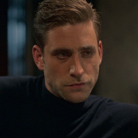 Oliver Jackson Cohen Bly Manor, Oliver Jackson Cohen Photoshoot, Oliver Cohen Jackson, Oliver Jackson Cohen Gif, Peter Quint, The Haunting Of Bly Manor, Haunting Of Bly Manor, Oliver Jackson Cohen, Bly Manor