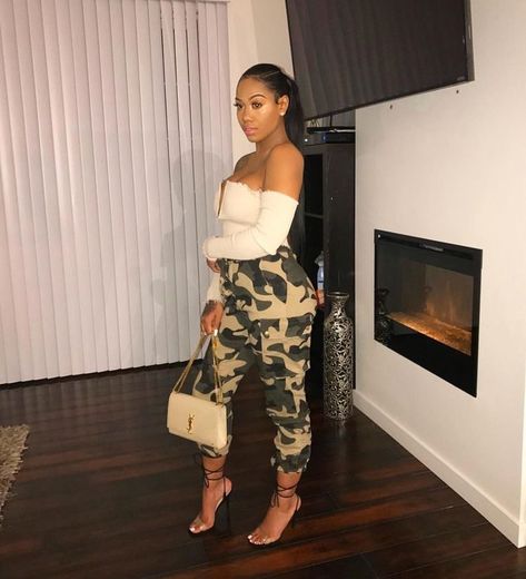 Camo cargo pants, off the shoulder top clear heels Cargo And Heels Outfit, Cargo Pants With Heels, Cargo Pants Outfit Black, Camo Pants Outfit, Jean Sandals, Camo Outfits, Cargo Pants Outfit, Camo Fashion, Heels Outfits