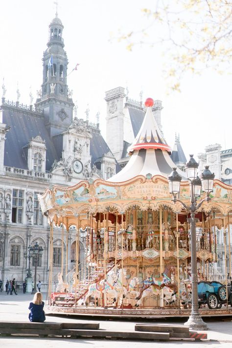 Paris Carousel, Kids Birthday Decorations, Scarborough Fair, Design For Christmas, Fun Fair, Fun Places To Go, City Of Love, Places In Europe, Paris Photo