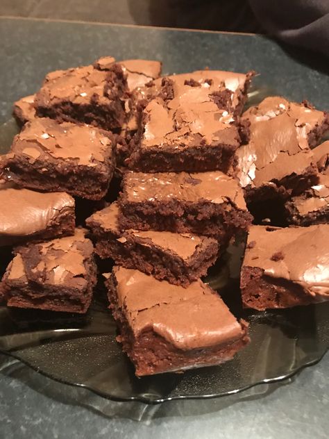 Nutella brownie Think Food, Food Drinks Dessert, Snap Food, Food Snapchat, Food Obsession, Cafe Food, Interesting Food Recipes, Sweet Snacks, Pretty Food