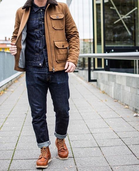 Redwing Outfit, Mens Rugged Style, Rugged Winter Workwear Biker Jacket, Red Wing Iron Ranger Outfit Mens Fashion, Rugged Gentleman Style, Rugged Winter Denim Jacket For Streetwear, Beige Jacket Outfit, Brown Workwear Boots, Masculine Style, Interchangeable Wardrobe