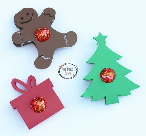 Cricut Candy Holder Christmas, Christmas Candy Holders Diy, Candy Holder Svg Free, Bordem Busters, Candy Holder Diy, 12 Days Of Christmas Crafts, Diy Place Settings, Cute Little Gifts, Christmas Party Games For Kids