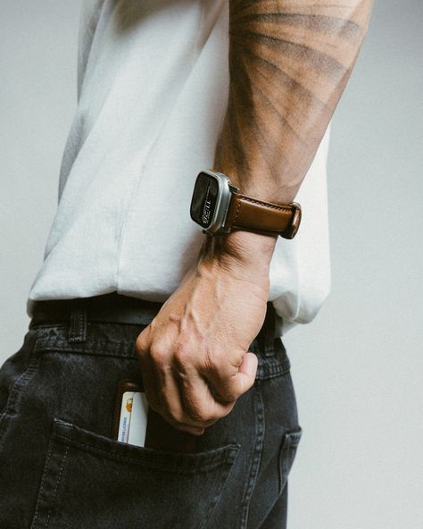 Traditional Band, designed to give your Apple Watch a classic, yet bold new look. Elevate your Apple Watch. Link in bio. #nomad #nomadgoods #applewatch #horween Watch Men Aesthetic, Apple Watch Aesthetic, Apple Watch Men, Apple Watch Cover, Apple Aesthetic, Rustic Hardware, Horween Leather, Modern Watches, Apple Watch Series 1