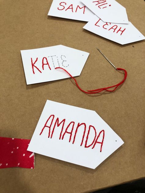 Easy holiday DIY to create your own hand embroidered gift tags that are sure to wow your friends and family. Diy Gift Name Tags, Minimalist Christmas Card Diy, Embroidered Name Tags, Embroidered Gift Tags, Easy Holiday Diy, Hand Embroidered Gifts, Diy Christmas Tags, Minimalist Christmas Card, Embroidered Gifts