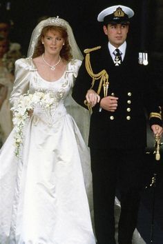 Sarah Ferguson Wedding, Royal Wedding Dresses, Princ Harry, Sarah Duchess Of York, Royal Wedding Gowns, Prins William, Royal Wedding Dress, Royal Brides, Sarah Ferguson