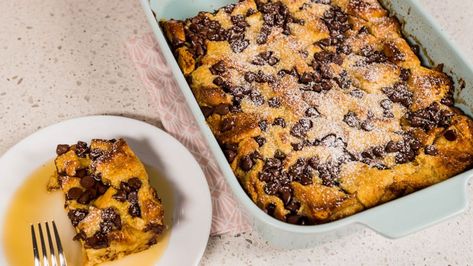 How to make the perfect sweet brunch treat, a Chocolate Chip French Toast Casserole | GMA Chocolate Chip French Toast Casserole, Chocolate Chip French Toast, Cheesecake French Toast, Sweet Brunch, French Toast Muffins, Toast Casserole, Chocolate Chip Cheesecake, Frozen Chocolate, Island Food