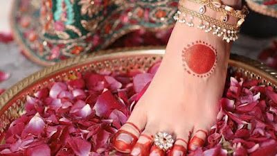 Designer PlanetFashion and Beauty Blog : Traditional Jewellery Guide for the Bihari Bride. Designerplanet Traditional Wedding Accessories, भारतीय दुल्हन संबंधी, Toe Ring Designs, Anklets Indian, Bridal Anklet, Indian Accessories, Anklet Designs, Silver Toe Rings, Indian Aesthetic