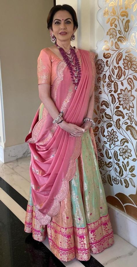 Lehenga Saree Design, Trendy Outfits Indian, Half Saree Lehenga, Long Gown Design, Indian Outfits Lehenga, Lehenga Designs Simple, Fashionable Saree Blouse Designs, Green Lehenga, Indian Saree Blouses Designs