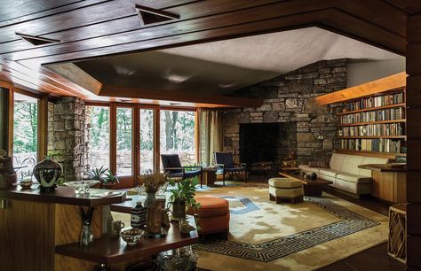 The Last Original Frank Lloyd Wright Owners - WSJ Frank Lloyd Wright Interior, Usonian Style, Frank Lloyd Wright Architecture, Frank Lloyd Wright Homes, 70s House, Design Houses, Architect Design House, Chattanooga Tn, Minneapolis Minnesota