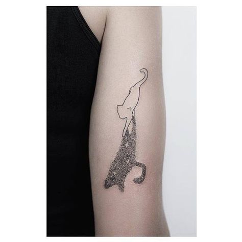 Cat and its shadow tattoo on the back of the right arm. Tattoo On The Back, Small Animal Tattoos, Tricep Tattoos, Animal Tattoos For Women, Shadow Tattoo, Cat Shadow, Cat Tattoos, Temporary Tattoo Designs, Tattoos Gallery