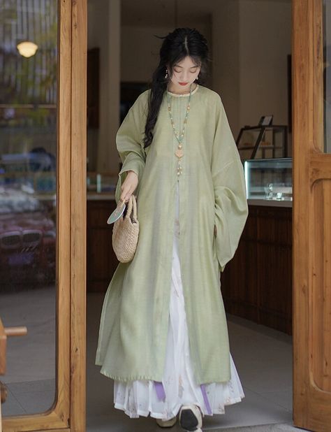 Modest Traditional Outfits, Modern Hanfu Street Style, Casual Hanfu, Dynasty Fashion, Face Skirt, Muslim Clothes, Chinese Traditional Dress, Modern Hanfu, Modest Clothes