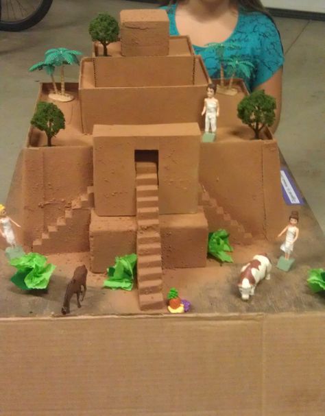 Ziggurat using spray adhesive and dirt for final layer. Ziggurat Project Ideas, Ancient Mesopotamia Projects, Mesopotamia Projects, Ancient Civilizations Projects, Egyptian Crafts, Ancient Egypt Projects, Egypt Crafts, Diy Crafts For School, Egypt Project