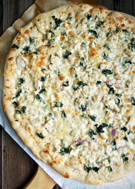 White Chicken Pizza, Garlic White Sauce, White Pizza Sauce, White Pizza Recipes, Spinach Pizza, Chicken Spinach, White Pizza, Chicken And Spinach, Recipe Journal