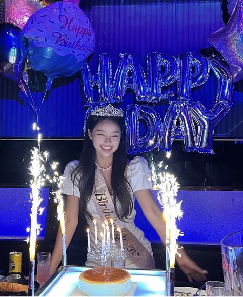 Happy 18th Birthday Quotes, 12th Birthday Cake, 18th Birthday Outfit, Asian Party, Simple Birthday Decorations, Cute Birthday Pictures, Birthday Ideas For Her, Cute Birthday Ideas, Happy Birthday Girls