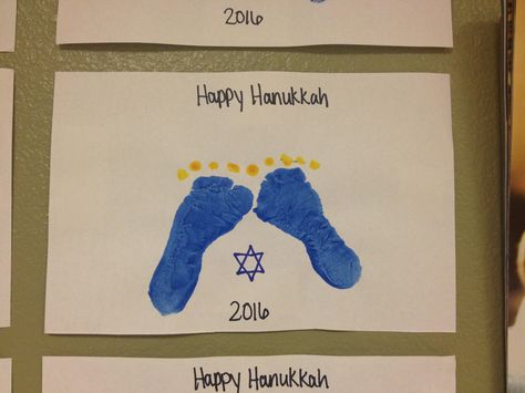 Infant footprint craft for Hanukkah I put together, it's a cute idea! Channukah Crafts, Hannukah Crafts, Kwanzaa Crafts, Idea Craft, Hanukkah Art, Jewish Crafts, Hanukkah Crafts, Footprint Craft, Baby Print Art