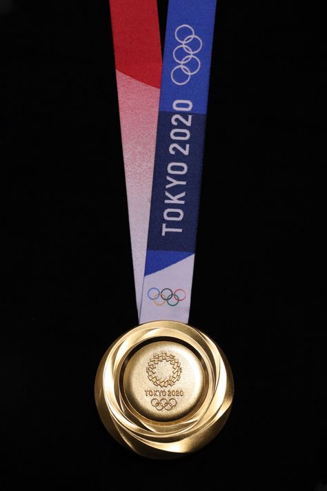 Gold Medal Wallpaper, Tokyo Olympics 2020, Smartphones Design, Marathon Medal, Olympic Badminton, Mc Wallpaper, Sports Medals, Olympic Torch, Olympic Gold Medals