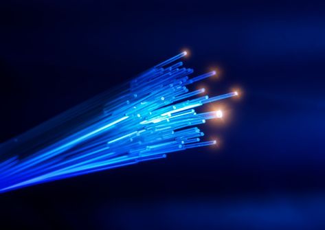 researchers set new internet data transmission speed with an optical frequency comb chip Computer Chip, Fibre Optics, Internet Technology, Information And Communications Technology, Home Internet, Pipe Sizes, Internet Speed, Computer Network, Data Transmission