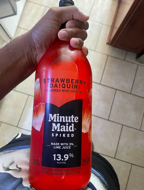 Strawberry Smirnoff Drinks, Strawberry Hennessy Lemonade, Strawberry Alcohol, Strawberry Lemonade Hennessy Drink, Strawberry Mango Alcoholic Drink, Strawberry Daiquiri Mix, Pretty Alcoholic Drinks, Alcholic Drinks, Orange Wine