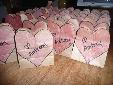 valentine's day crafts kindergarteners - Google Search Valentine Bag Ideas, Valentine Preschool, Valentine Bags, Valentines Day Bags, Kindergarten Valentines, February Ideas, February Crafts, Paper Lunch, February Valentines