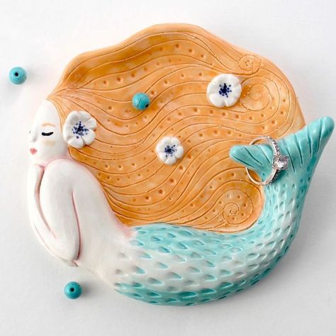 Ceramic Mermaid Pottery, Mermaid Ceramics Ideas, Mermaid Clay Art, Mermaid Ceramics, Pottery Mermaid, Mermaid Pottery, Clay Mermaid, Polymer Clay Mermaid, Ceramic Mermaid