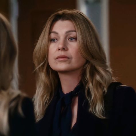 Ellen Pompeo Meredith Grey Doctor Grey's Anatomy Grey Sloan Memorial Meredith Grey Icons Aesthetic, Feminine Characters, Dream Person, Meredith Grey's Anatomy, Grey's Anatomy Doctors, Mark Sloan, Ellen Pompeo, Dc Icons, Meredith Grey