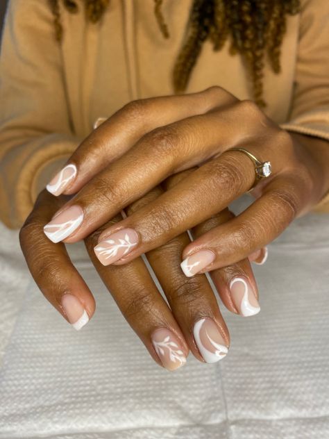 #frenchnailset #nailart #minimalistic Updated French Manicure, French Manicure White, Feature Nail, Sns Nails, White Nail Art, White Nail, French Manicure, White Nails, Manicure