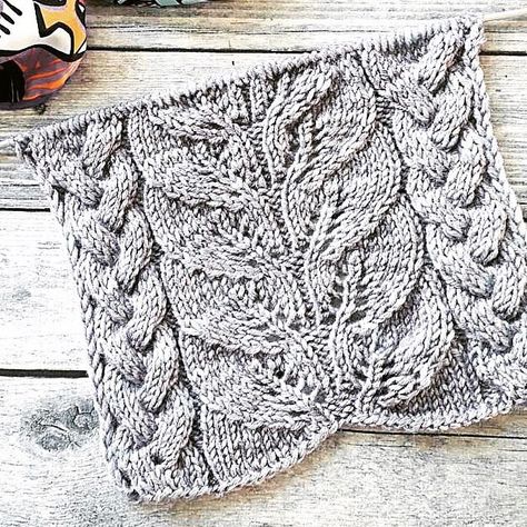 Knit Stitch Patterns Cables, Leaf Knitting Pattern, Outlander Knitting Patterns, Lace Leaf, Lace Knitting Stitches, Cable Knitting Patterns, Knitting Stitches Tutorial, Cable Knitting, Lace Knitting Patterns