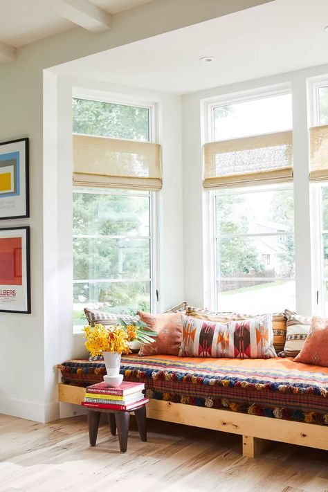 Window Bench Seating, Window Seat Living Room, Modern Window Seat, Window Seat Nook, Bay Window Benches, Window Seat Ideas, Bench Window Seat, Diy Window Seat, Bay Window Living Room