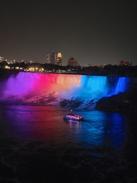 Niagara Falls, Canada Niagara Falls At Night, Niagara Falls Pictures, Falls Aesthetic, Niagara Falls Trip, Thea Stilton, Buffalo City, Niagara Falls Canada, Night Scenery, Pretty Landscapes