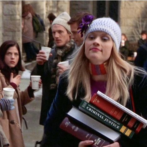 Productive Routine, Best Costumes, Pink Academia, Phoebe Buffay, Elle Woods, Academic Motivation, Legally Blonde, Law Student, Rory Gilmore