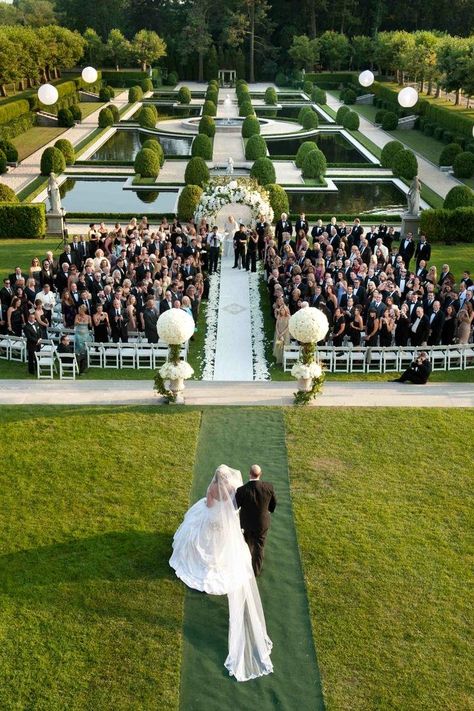 Castle Fairytale, York Castle, Oheka Castle, New York Wedding Venues, Garden Weddings Ceremony, Long Island Wedding, Wedding Inside, Fairytale Castle, Castle Wedding