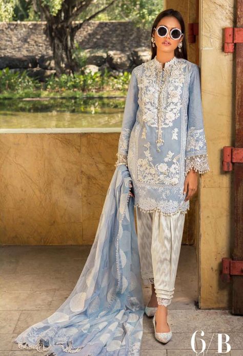 Luxury Lawn Suits 2020, Top Trending Summer Salwar Kameez Fashions fro – LebaasOnline Designer Salwar Kameez, New Kurti, Kameez Designs, Pakistani Fashion Casual, Pakistani Dresses Casual, Salwar Kamiz, Desi Clothes, Pakistani Salwar Kameez, Sana Safinaz