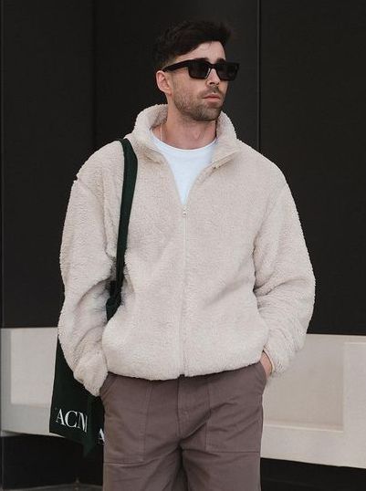 European Winter Outfits Men, Men Fleece Jacket Outfit, Black Fleece Outfit, Teddy Jacket Outfit Men, Fleece Jacket Men, White Fleece Jacket Outfit Men, Sherpa Outfit Men, Uniqlo Fleece Jacket Outfit, Brown Fleece Jacket Outfit Men