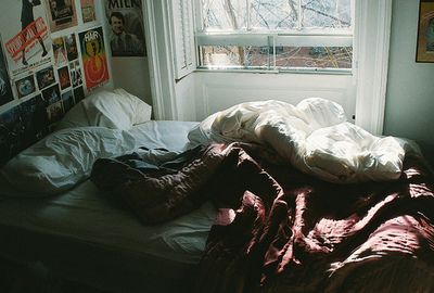 . Hipster Room, Hipster Bedroom, Unmade Bed, Hipster Home Decor, Indie Bedroom, Messy Bed, New York Apartment, Room Tour, Room Ideas Bedroom