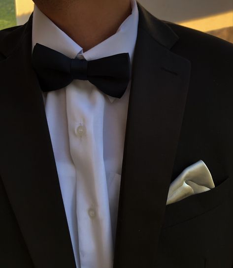 Bow Tie Aesthetic Men, Black Suit Aesthetic Men, College Boy Aesthetic, Suit And Tie Aesthetic, Black Tie Aesthetic, Grayson Hawthorne, Masculine Aesthetic, Barbie Nutcracker, House Van