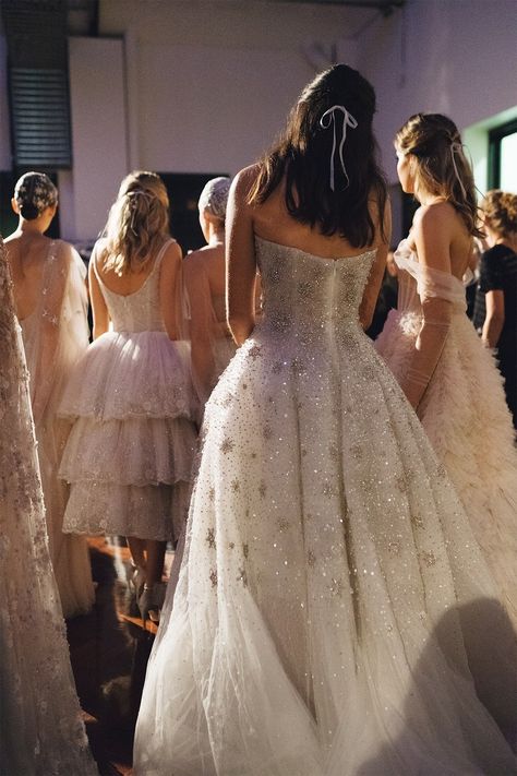 Sparkly wedding dresses never looked so good! We rounded up our favorite styles from ballgowns to capelets to boho chic sequins, and these 22 bridal style ideas might just have you re-evaluating your glitter game for the wedding. Only way to go is up! Check out these Red Carpet looks on #ruffledblog Cotoure Wedding Dresses, Nutcracker Outfit Ideas, Runway Dresses Couture, 2018 Aesthetic, Runway Bridal, Lei Lei, Paolo Sebastian, Sparkly Wedding Dress, Sparkly Wedding