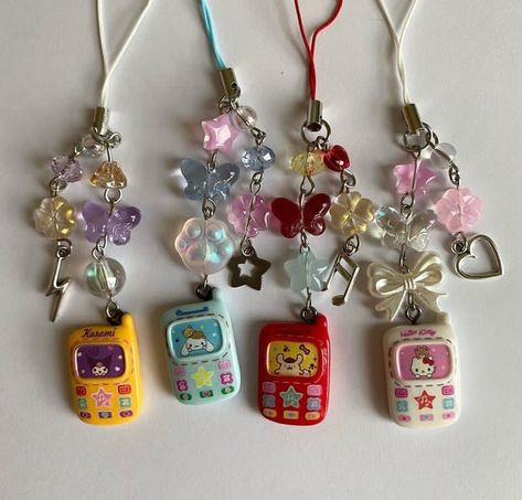 Gyaru Keychains, Cute Backpack Charms, Types Of Accessories, Pastel Keychain, Cute Keychain Charms, Charms Aesthetic, Cute Key Chains, Kawaii Keychain, Cute Keychains