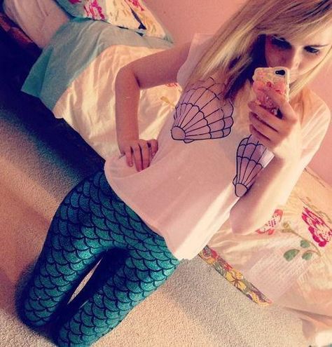 Could totally DIY a top to look like this. Mermaid Lifestyle, Ariel Costume, Mermaid Tank, Mermaid Tank Top, Pretty Pants, Mermaid Leggings, Fancy Dress Outfits, Mermaid Outfit, Mermaid Costume