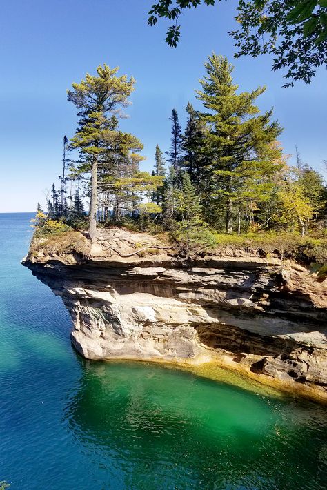 7 Natural Wonders Of The Great Lakes | Great Lakes Locals 7 Natural Wonders, Bruce Peninsula, Pictured Rocks, Pictured Rocks National Lakeshore, Tip Of The Iceberg, Pennsylvania Travel, World Most Beautiful Place, Midwest Travel, Largest Waterfall